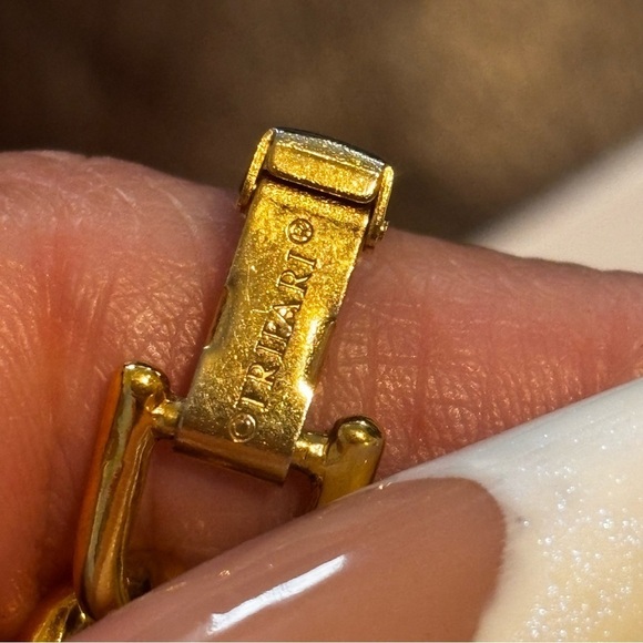 TRIFARI
EMERALD & CUSHION CUT bracelet and clip on earring set Rare - Picture 11 of 12